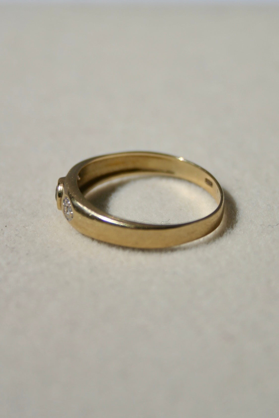 Golden Vintage Saphire and Diamond Heart Ring