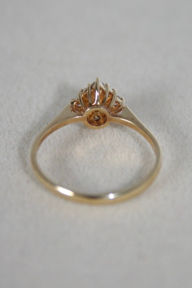 Vintage Diamond Flower Ring in 14k Gold
