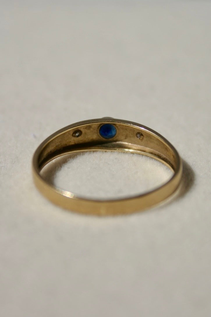 Golden Vintage Saphire and Diamond Heart Ring