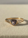 Anillo Whymsical de amatista dorada de 8 quilates en forma de corazón