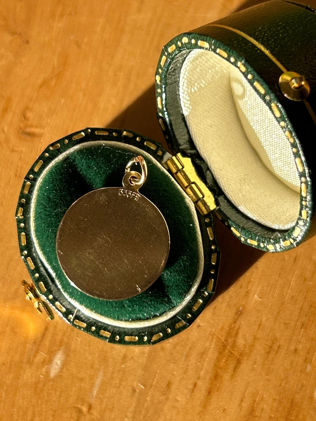 Vintage 8K Gold Zodiac Sign Cancer Charm