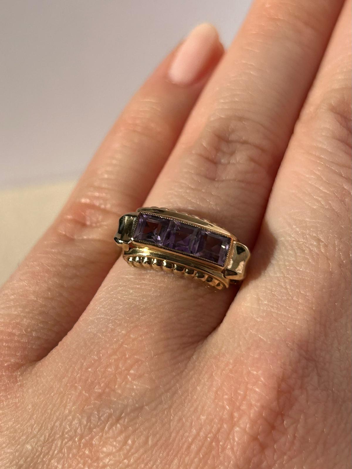 Art-Deco-inspirierter 8-karätiger Gold-Amethyst-Trilogie-Ring