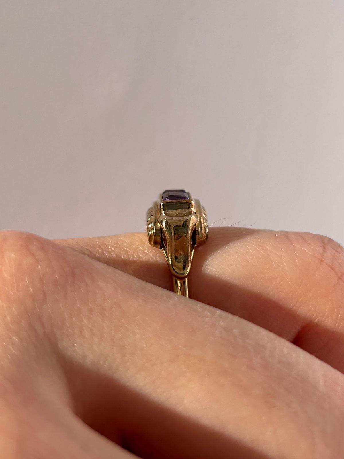 Art-Deco-inspirierter 8-karätiger Gold-Amethyst-Trilogie-Ring